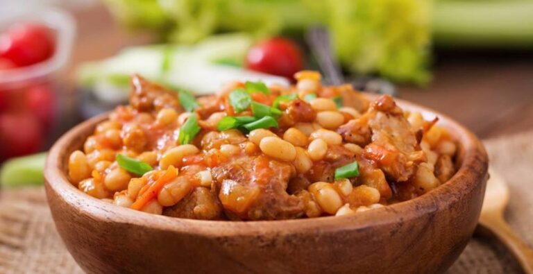 طاجين الفاصولياء البيضاء