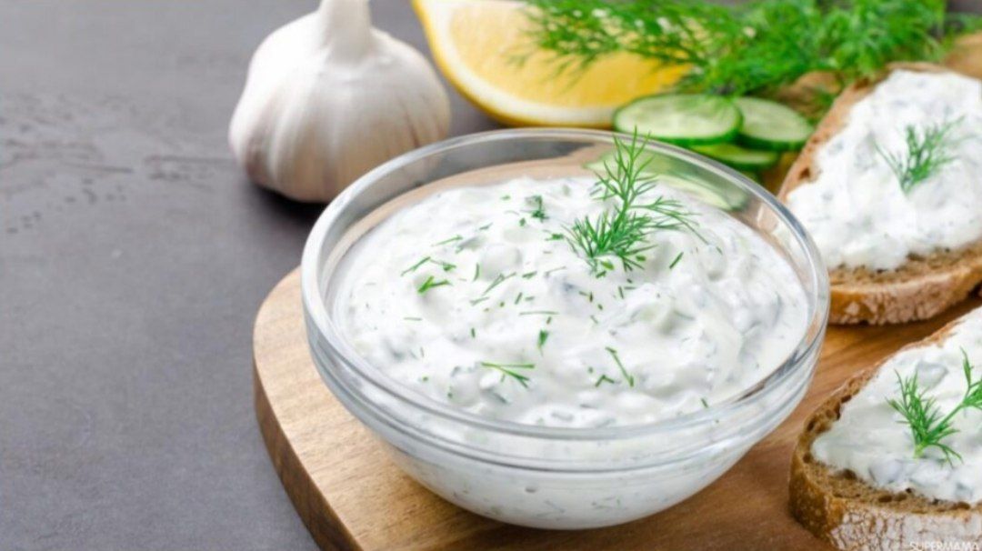سلطة الزبادي بالخيار