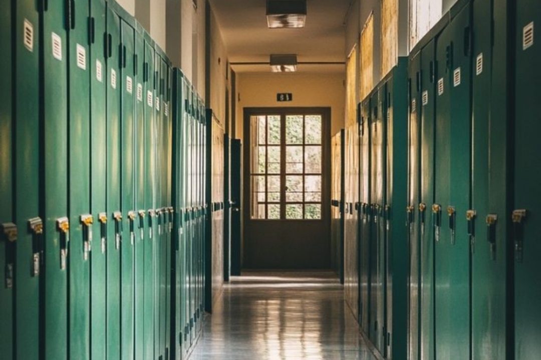 خطبة في التحذير من المدارس الأجنبية المنحرفة