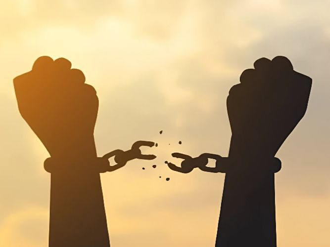 الحرية، وتحقيق الذات المزعوم
