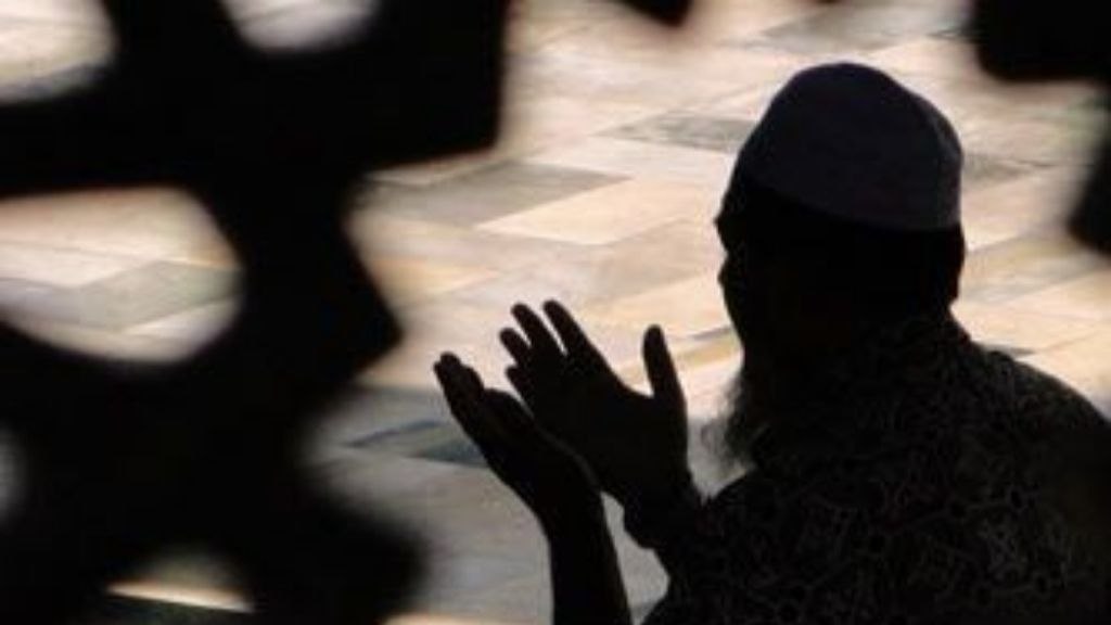 بين ركام الدنيا وموازين السماء: هل البلاء وحده طريق النجاة؟