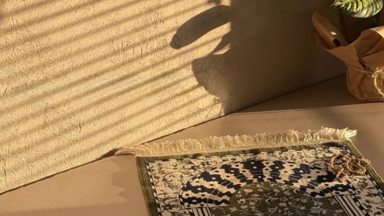همة زوجي في الصلاة تثبطني، كيف أثبت وكيف انصحه؟!