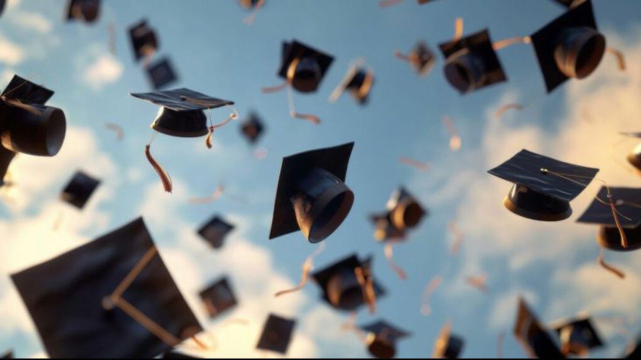 احتفالات المدارس والتخرج