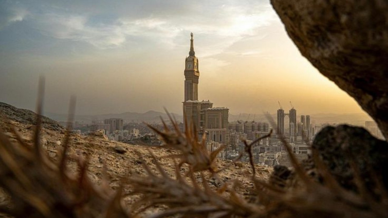 تجمل النبي ﷺ لزوجاته